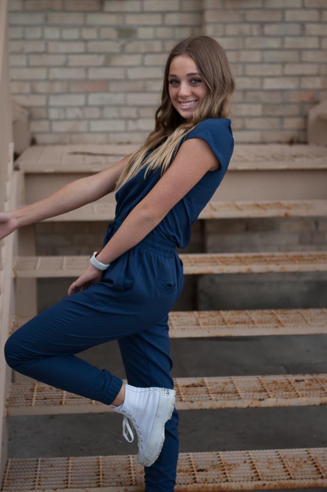 One-Piece Scrubsuit in Navy – The Scrub Suit